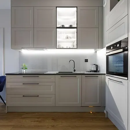 Close-urban Chic - Cozy And Modern Apartment- Jana Pawla